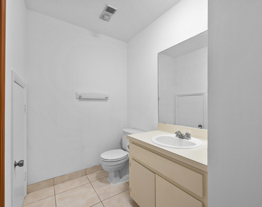 4211 Turnberry Circle - Photo Thumbnail 7