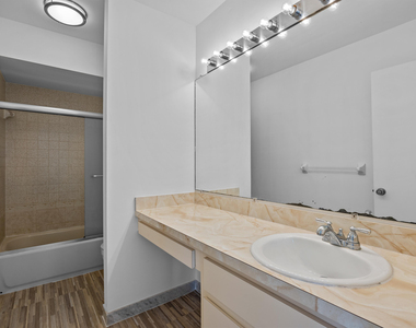 4211 Turnberry Circle - Photo Thumbnail 9
