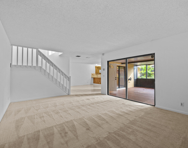 4211 Turnberry Circle - Photo Thumbnail 2