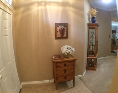 5912 Meadowglen Drive - Photo Thumbnail 2