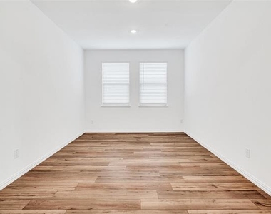 5108 Wilder Avenue - Photo Thumbnail 18
