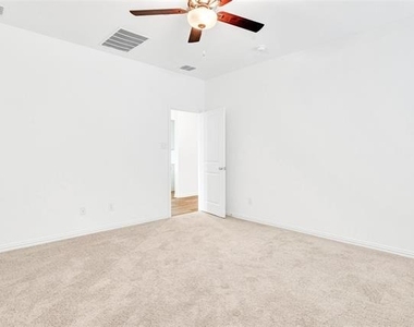 5108 Wilder Avenue - Photo Thumbnail 10