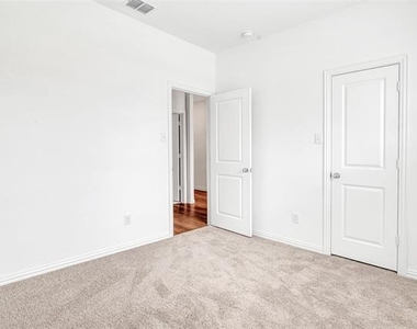 5108 Wilder Avenue - Photo Thumbnail 4