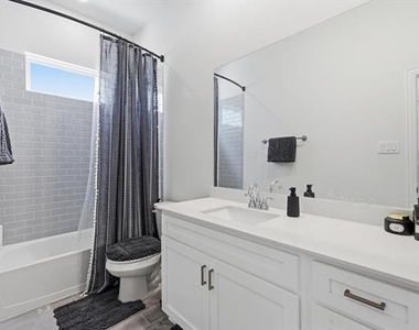 105 Portina Drive - Photo Thumbnail 19