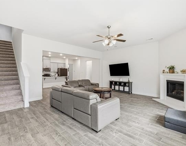 105 Portina Drive - Photo Thumbnail 8