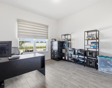 105 Portina Drive - Photo Thumbnail 3