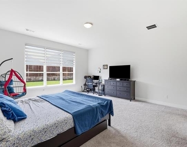 105 Portina Drive - Photo Thumbnail 11