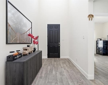 105 Portina Drive - Photo Thumbnail 2