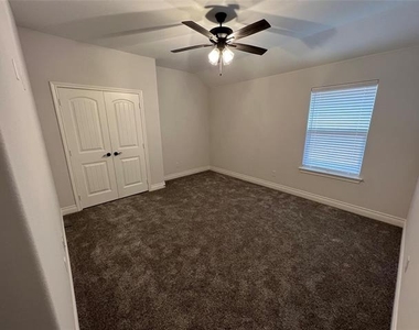 708 Tippit Lane - Photo Thumbnail 6