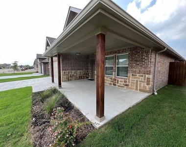 708 Tippit Lane - Photo Thumbnail 9