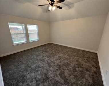 708 Tippit Lane - Photo Thumbnail 4