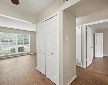 103 W Brown Street - Photo Thumbnail 17