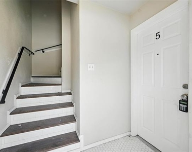 103 W Brown Street - Photo Thumbnail 19