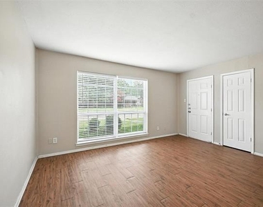103 W Brown Street - Photo Thumbnail 10