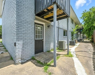 103 W Brown Street - Photo Thumbnail 18