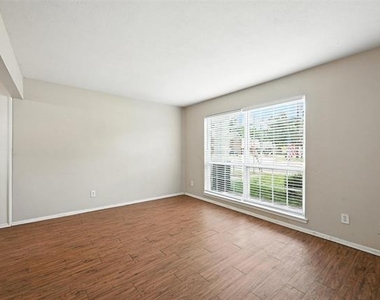 103 W Brown Street - Photo Thumbnail 11