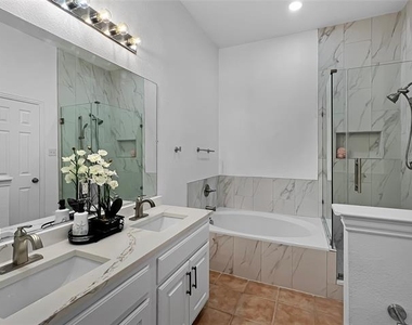 2712 Dawn Spring Drive - Photo Thumbnail 5