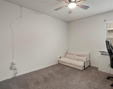 2038 Croton Avenue - Photo Thumbnail 15