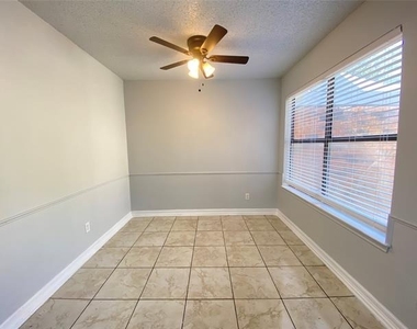 4131 Crossgate Court - Photo Thumbnail 12