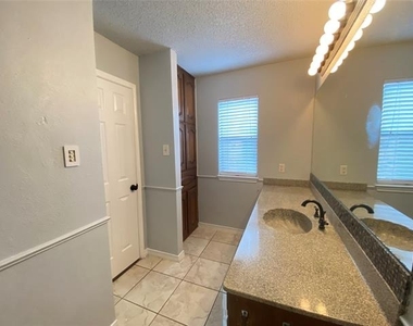 4131 Crossgate Court - Photo Thumbnail 21