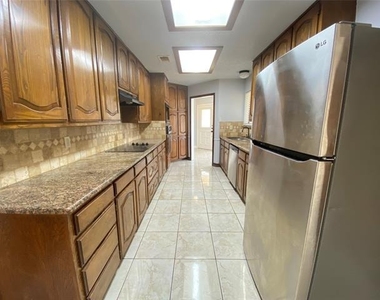 4131 Crossgate Court - Photo Thumbnail 11