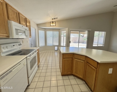 2302 E Edna Avenue - Photo Thumbnail 14