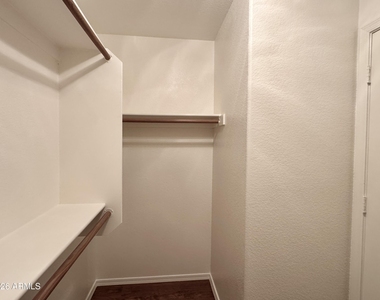 2302 E Edna Avenue - Photo Thumbnail 32