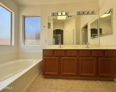 2302 E Edna Avenue - Photo Thumbnail 27