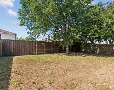 2232 Chestnut Drive - Photo Thumbnail 20