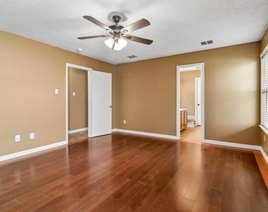 2232 Chestnut Drive - Photo Thumbnail 18