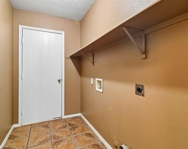 2232 Chestnut Drive - Photo Thumbnail 19