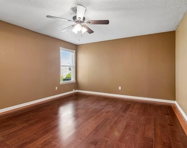2232 Chestnut Drive - Photo Thumbnail 17