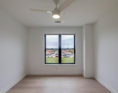 309 W Daggett Avenue - Photo Thumbnail 10