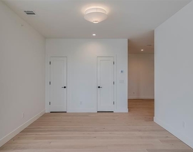 309 W Daggett Avenue - Photo Thumbnail 12