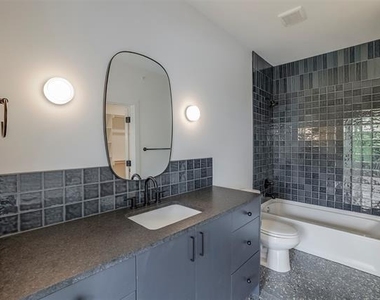 309 W Daggett Avenue - Photo Thumbnail 9