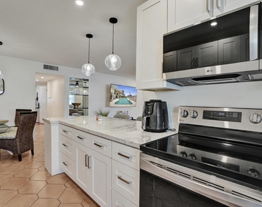 2866 Ne 30th Street - Photo Thumbnail 15