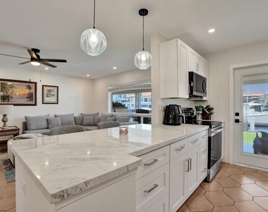 2866 Ne 30th Street - Photo Thumbnail 12