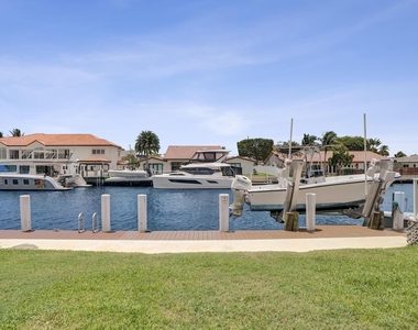 2866 Ne 30th Street - Photo Thumbnail 37