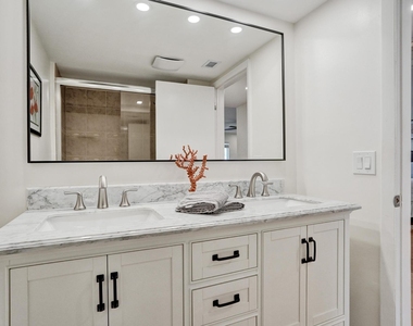 2866 Ne 30th Street - Photo Thumbnail 32