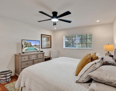 2866 Ne 30th Street - Photo Thumbnail 24