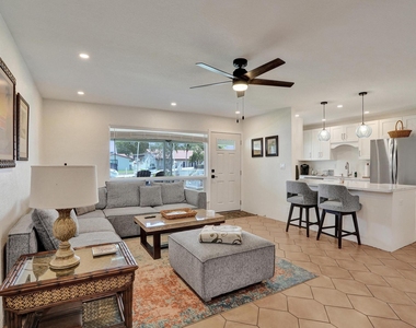 2866 Ne 30th Street - Photo Thumbnail 6