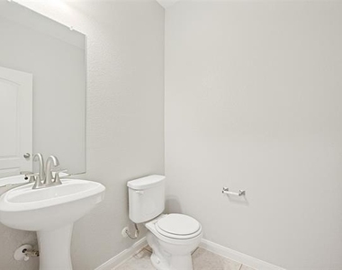1608 Persimmon Drive - Photo Thumbnail 16