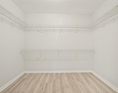 1608 Persimmon Drive - Photo Thumbnail 15