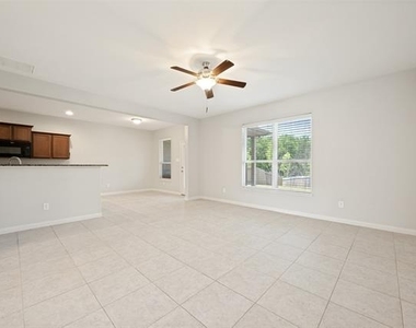 1608 Persimmon Drive - Photo Thumbnail 5