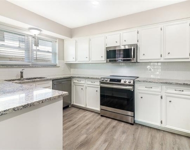 2179 Southern Place - Photo Thumbnail 7