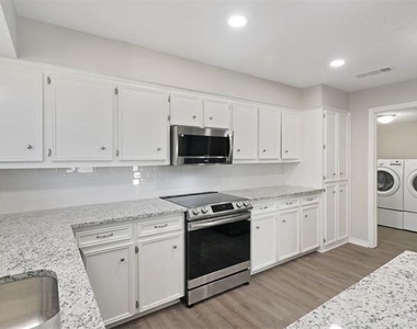 2179 Southern Place - Photo Thumbnail 6