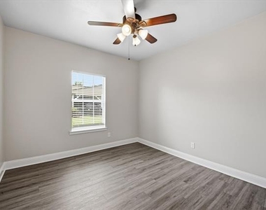 3205 Bois D Arc Street - Photo Thumbnail 11