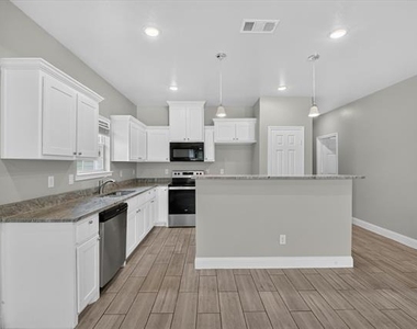3205 Bois D Arc Street - Photo Thumbnail 6