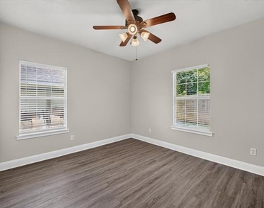 3205 Bois D Arc Street - Photo Thumbnail 14