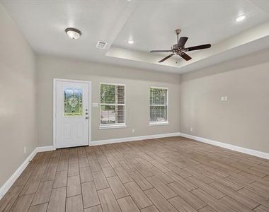 3205 Bois D Arc Street - Photo Thumbnail 3